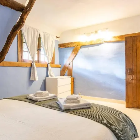Dream 6-bedroom With Private Tennis Court Nyaraló