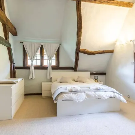 Dream 6-bedroom With Private Tennis Court Nyaraló