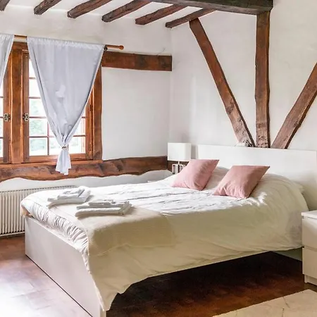 Dream 6-bedroom With Private Tennis Court *