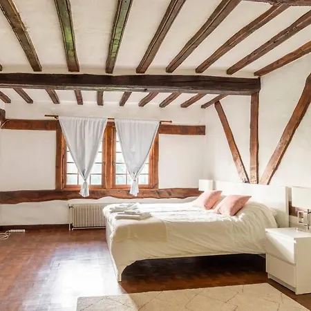 Dream 6-bedroom With Private Tennis Court Nyaraló